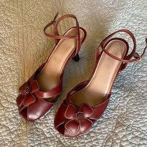 Burgundy peep toe heels with adorable flower detail 8.5 Fiona